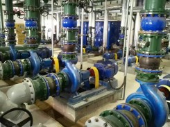 清水離(li)心泵使用現場(chang)