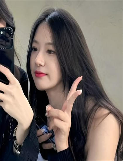 从表演艺术看《救命，女儿亲爹是国王》：高潮的情感爆发与视觉冲击 展现表演艺术的魅力